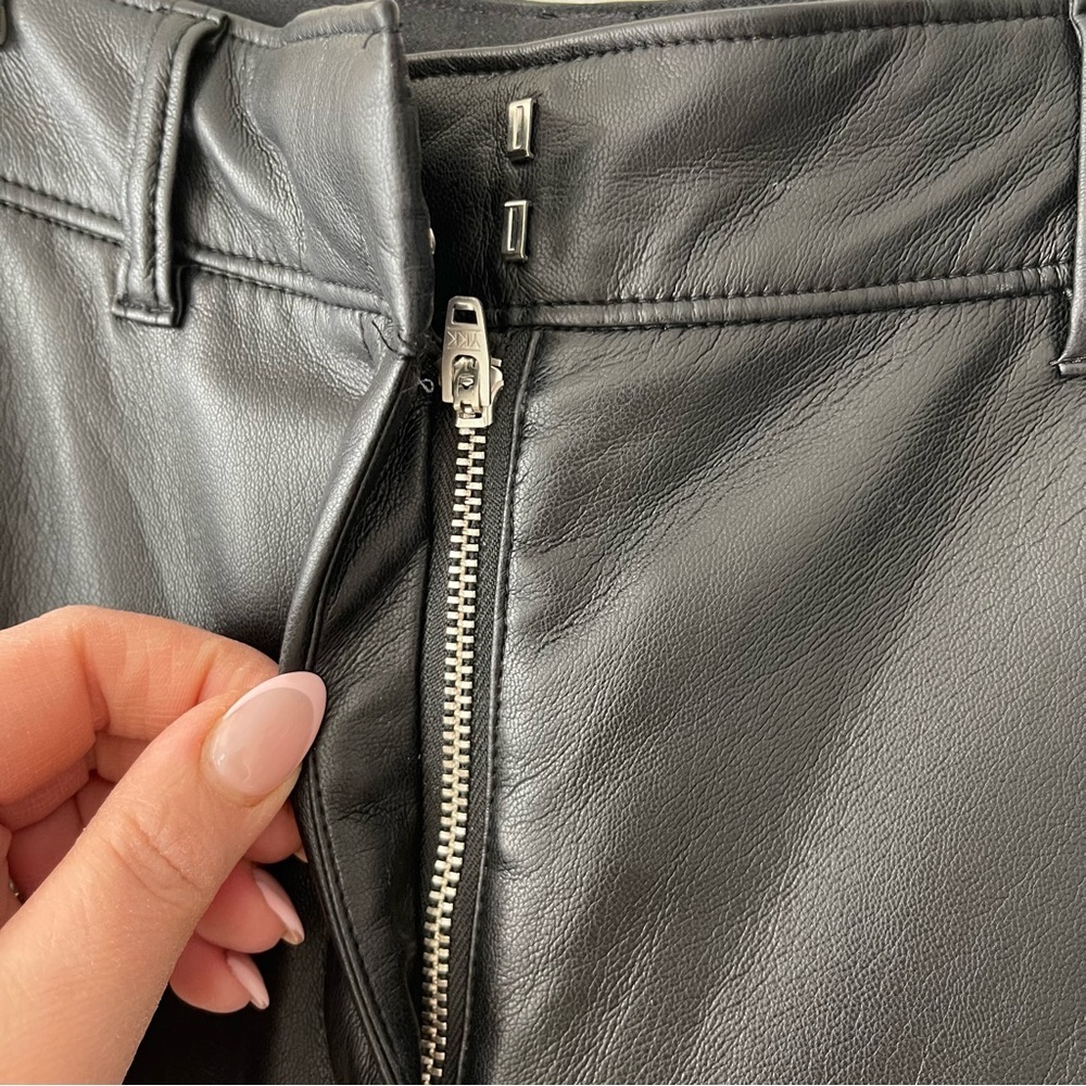 āSOLDā Aritzia Babaton Command Cropped Pant Black Vegan Leather pants size 00 - Picture 7 of 11